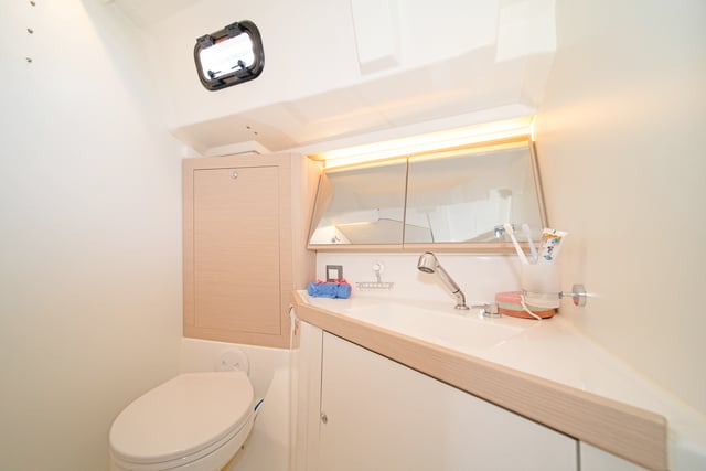 Beautiful Helen - Yelkenli içinde İstanköy