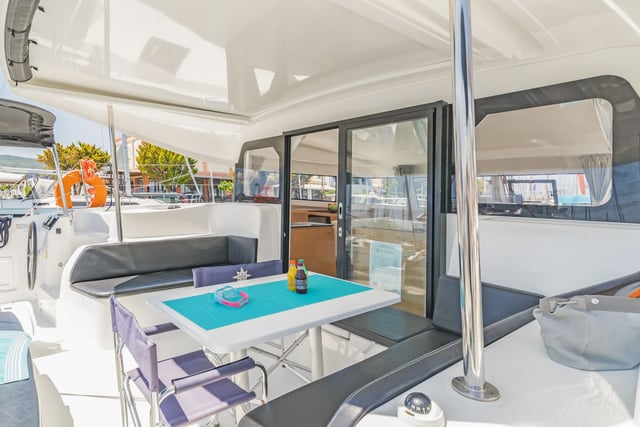 Okiroi - Katamaran içinde Skiathos