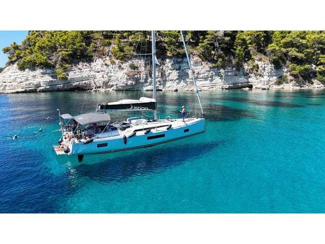 Eli - Sailboat in Volos