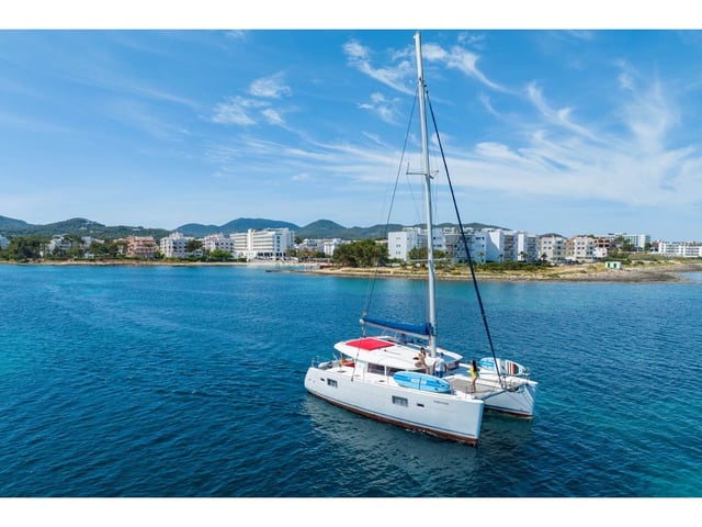 Nusa - Catamaran in Eivissa