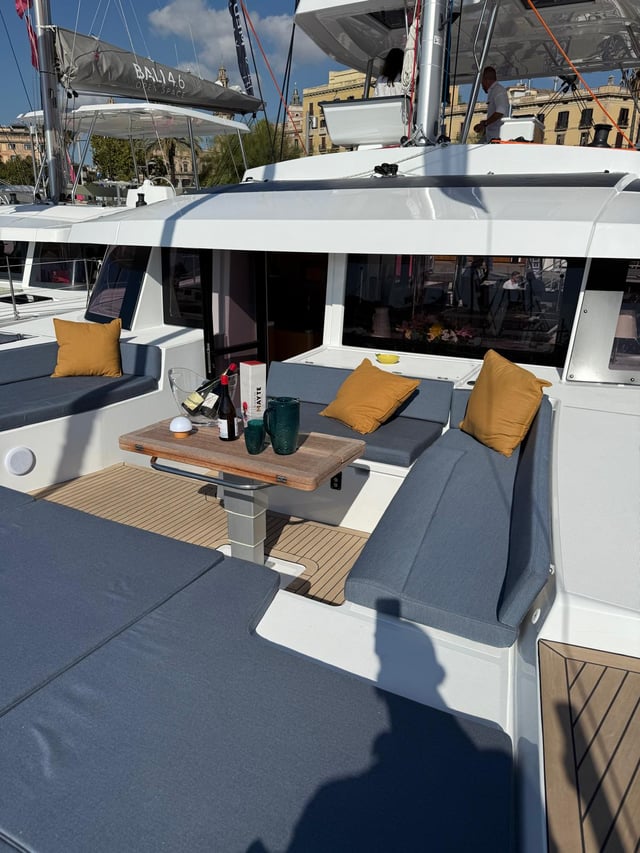 Libera - Catamaran in Tonnarella