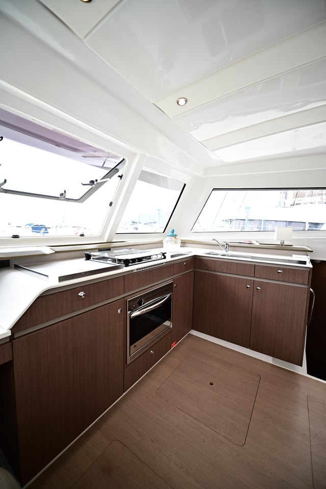 FREEDOM - Katamaran içinde Salerno