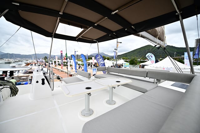 Arche IV - Katamaran içinde Salerno