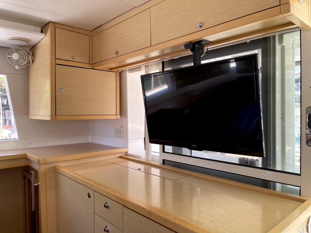 AF-L450F - Katamaran içinde Alimos