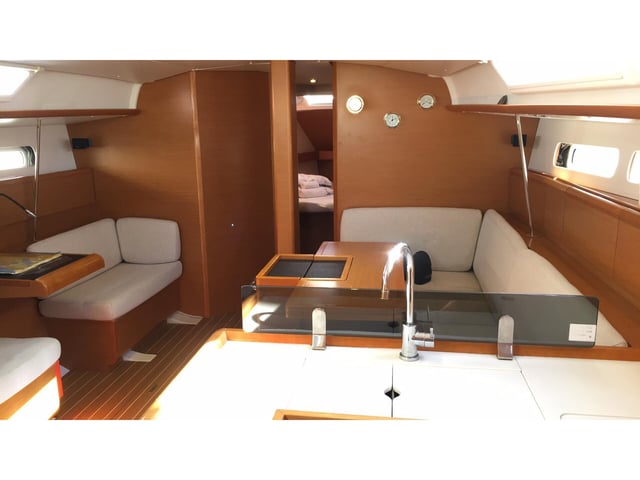 Kontiki - Sailboat in Anatoliki Attiki