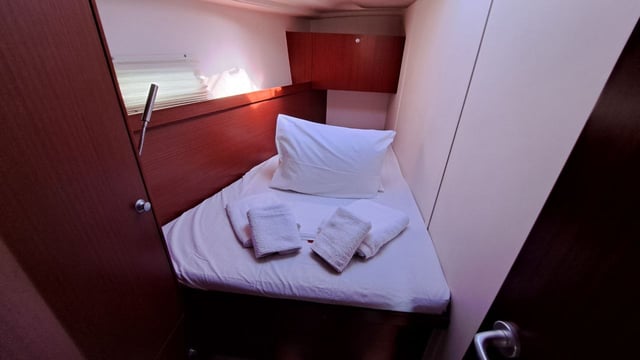 Swell - Sailboat in Lavrio