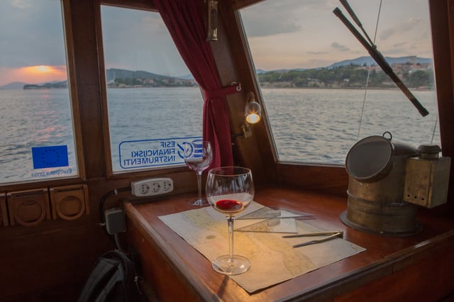 Palagruža - Motor Yat içinde Split