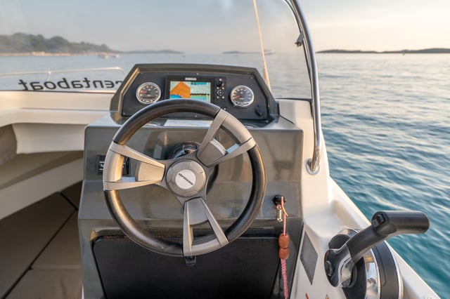 Quicksilver - Motor Yat içinde Valbandon