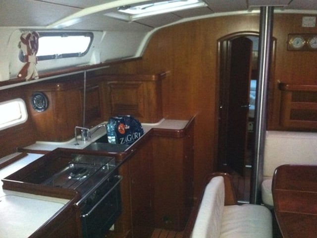 Artemis - Sailboat in Alimos