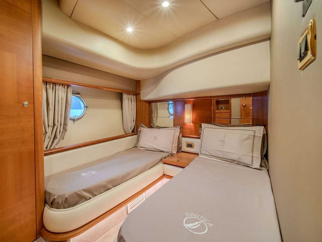 Grace - Motor Yacht in Anatoliki Attiki