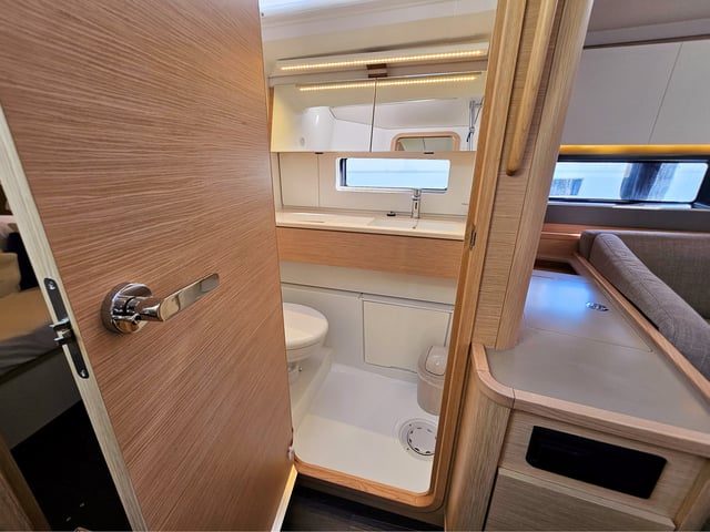 Furioso - Yelkenli içinde Kaštel Gomilica