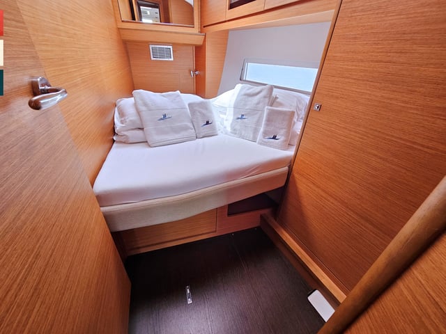 Sonata (A/C & gen) - Yelkenli içinde Rogoznica