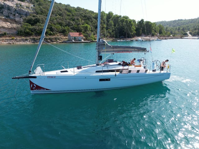 ULTRA FIRST - Sailboat in Split