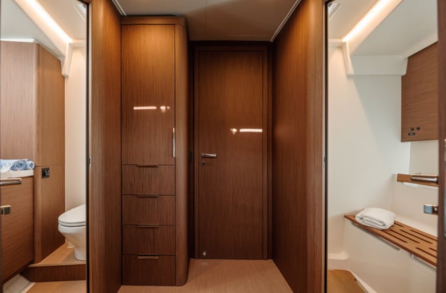 BIG BLUE - Yelkenli içinde Seget Donji