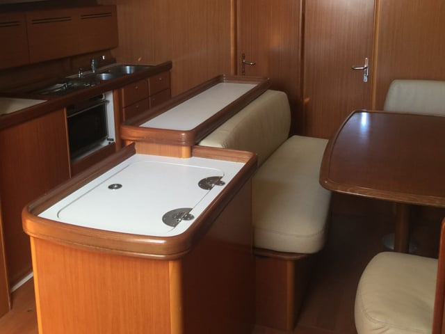 Sea Walks - Yelkenli içinde Nisi