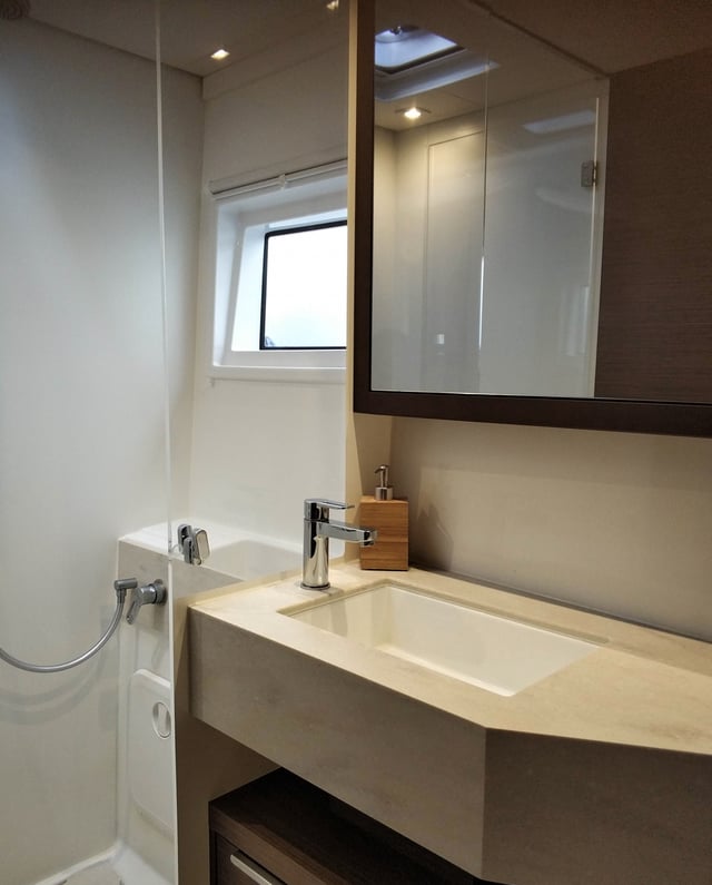 Dionike - Katamaran içinde Anatoliki Attiki