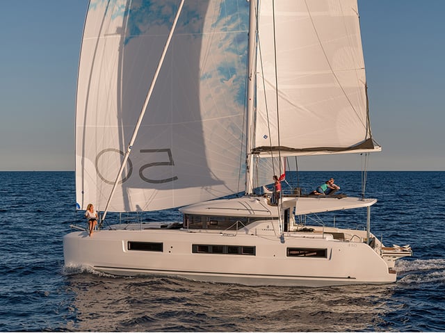 Zuzo 1ST - Catamaran in Šibenik