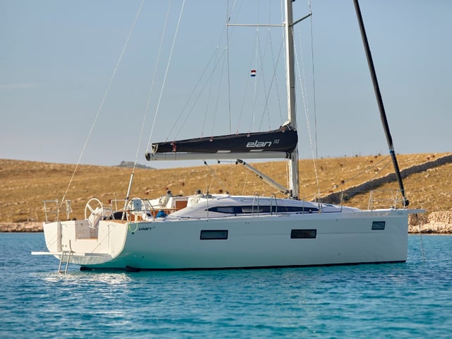 OLLIE new 2024 (air condition, cross-cut dacron sails) - Sailboat in Primošten