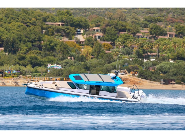 VIDA - Motor Yacht in Lavrio