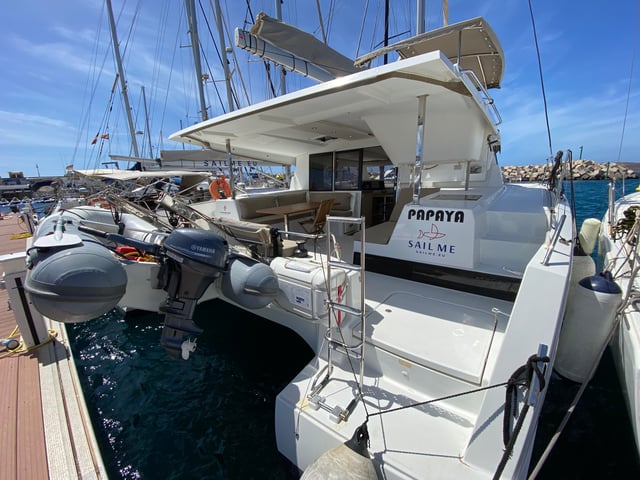 Papaya - Catamaran in Eivissa