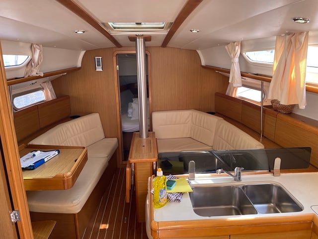 Mala - Yelkenli içinde Vinišće