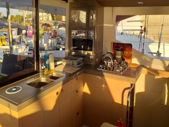 El Camino - Katamaran içinde Karagözler