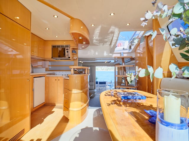 Lady L - Motor Yacht in Alimos