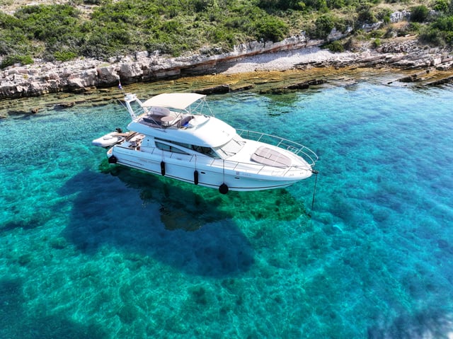 UNPLUGGED - Motor Yacht in Split