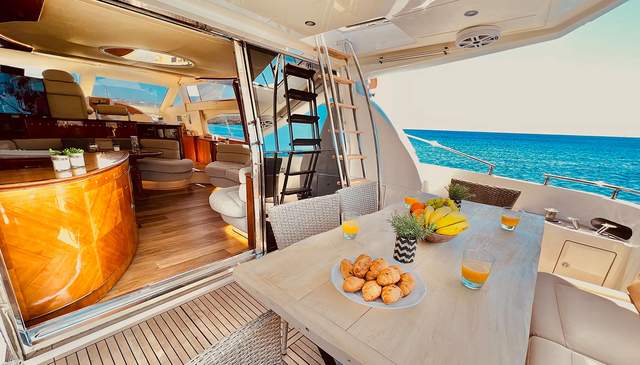 Azimut - Motor Yat içinde Mikonos