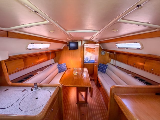 LILA - Yelkenli içinde Vlicho