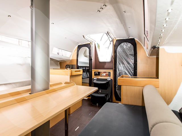 R2D2 - Yelkenli içinde La Trinité-sur-Mer