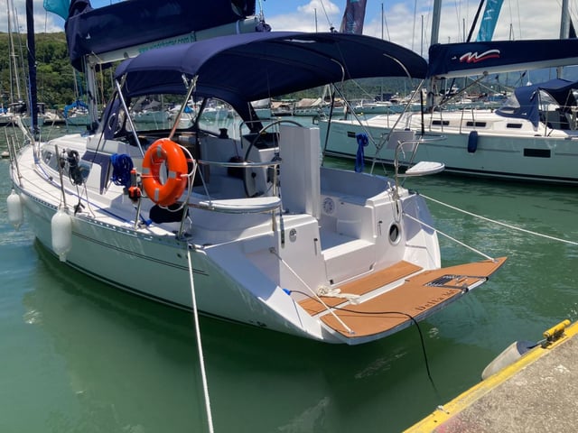 Damis Jolie - Yelkenli içinde Paraty