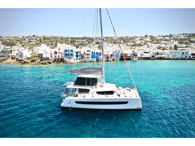 Keysmet - Katamaran içinde Tourlos