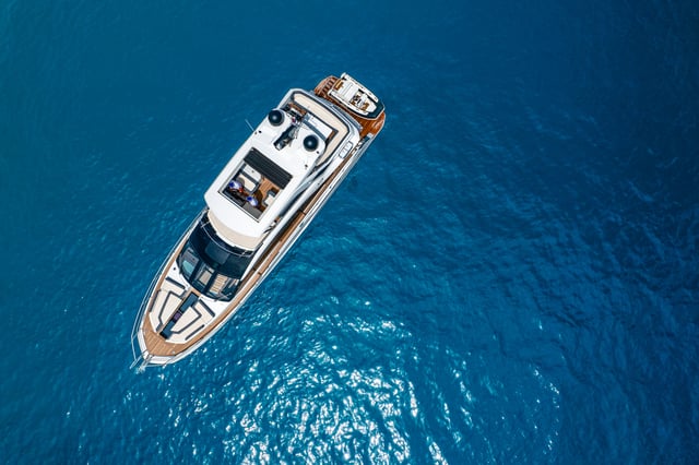 Premium + - Motor Yacht in Seget Donji