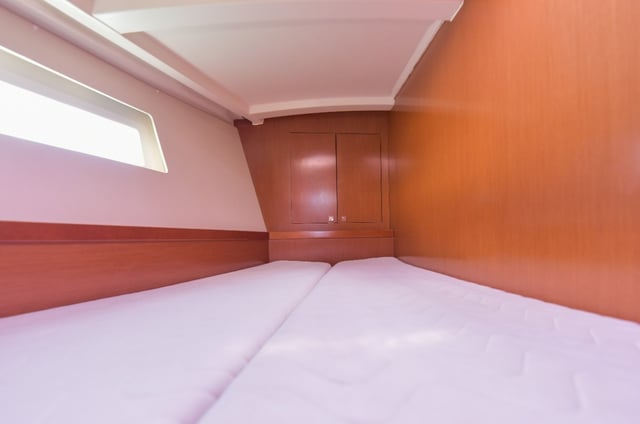 Zeppelin - Yelkenli içinde Palairos