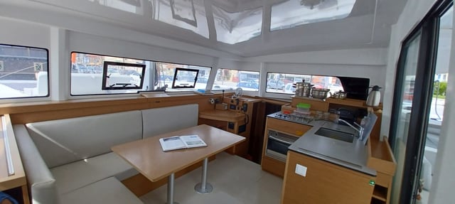 Axieros II - Katamaran içinde Ligia