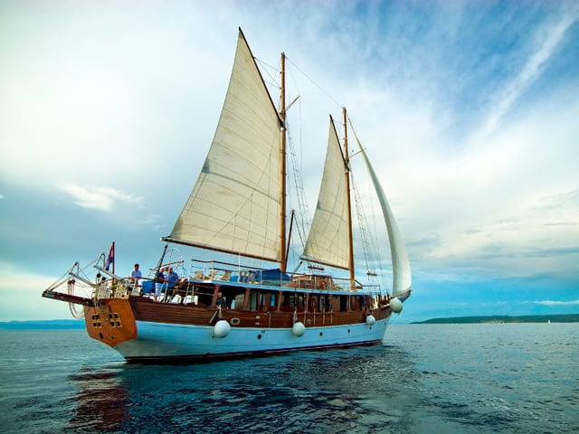 Romanca - Gulet içinde Stobreč