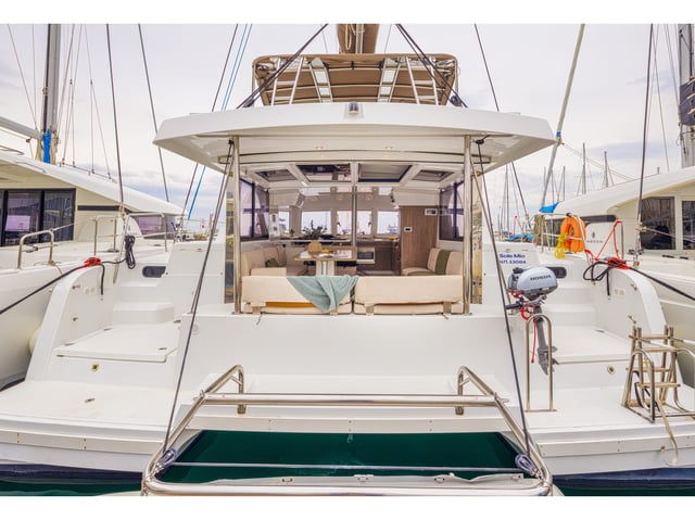 SOLE MIO - Katamaran içinde Nea Peramos