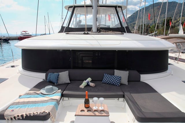 IRIS - Catamaran in Mpenitses