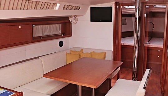 Pherousa - Sailboat in Lavrio