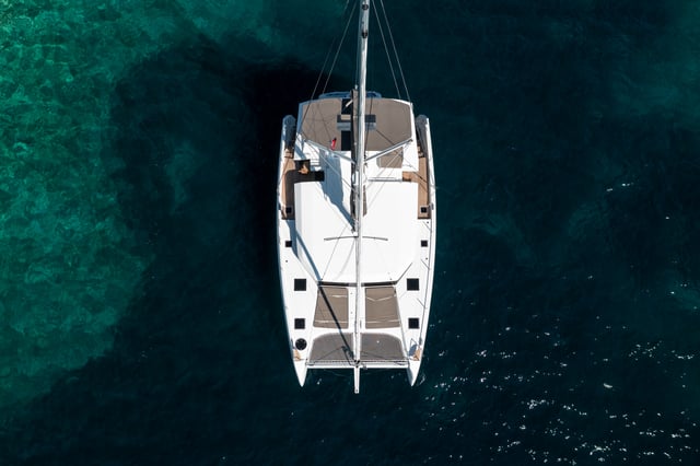 Catamarino - Katamaran içinde Primošten