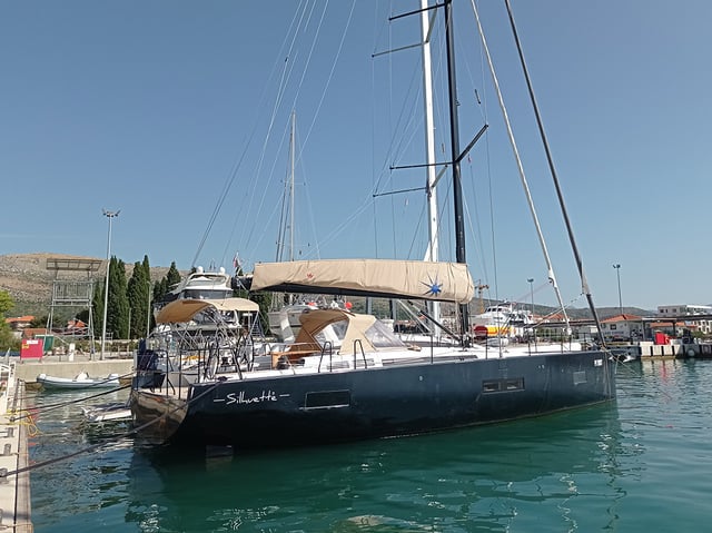 Silhuette - Sailboat in Primošten