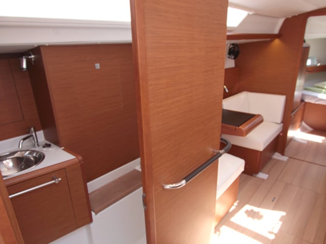 Perseas - Sailboat in Lavrio