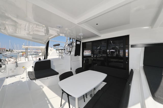 ROYAL SALUTE - Catamaran in Bibinje