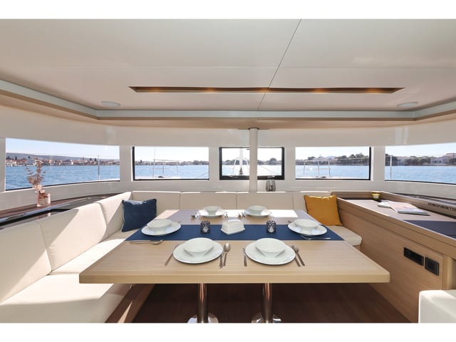 DISONESTO - Catamaran in Bibinje