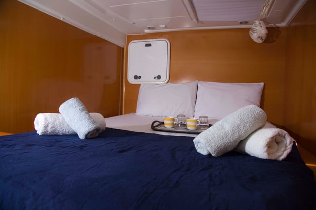 Dynamis - Katamaran içinde Nikiti