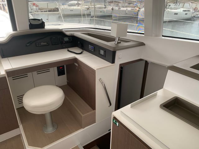 Micha - Katamaran içinde Anatoliki Attiki