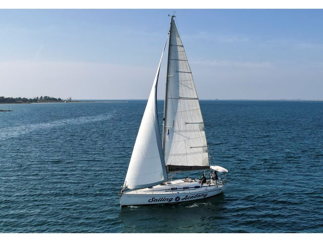 NorthWind II - Yelkenli içinde Platania