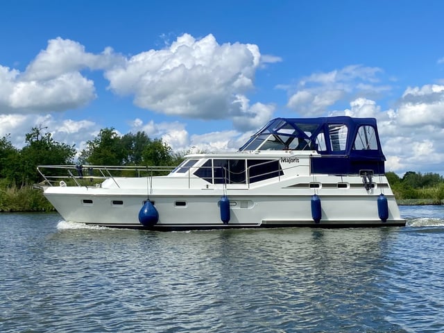 Majoris - Motor Yacht in Heukelum