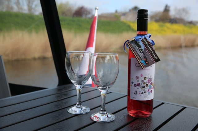 Antaris - Motor Yat içinde Heukelum